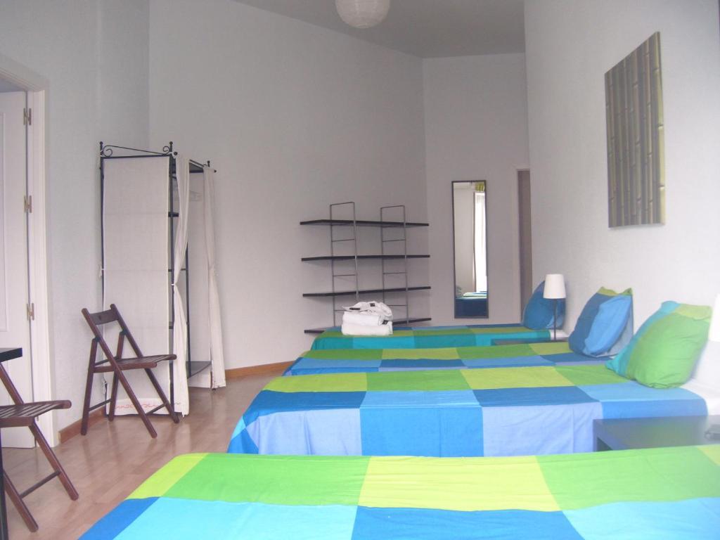 Puerta Del Sol Rooms - Madrid — Photos 2